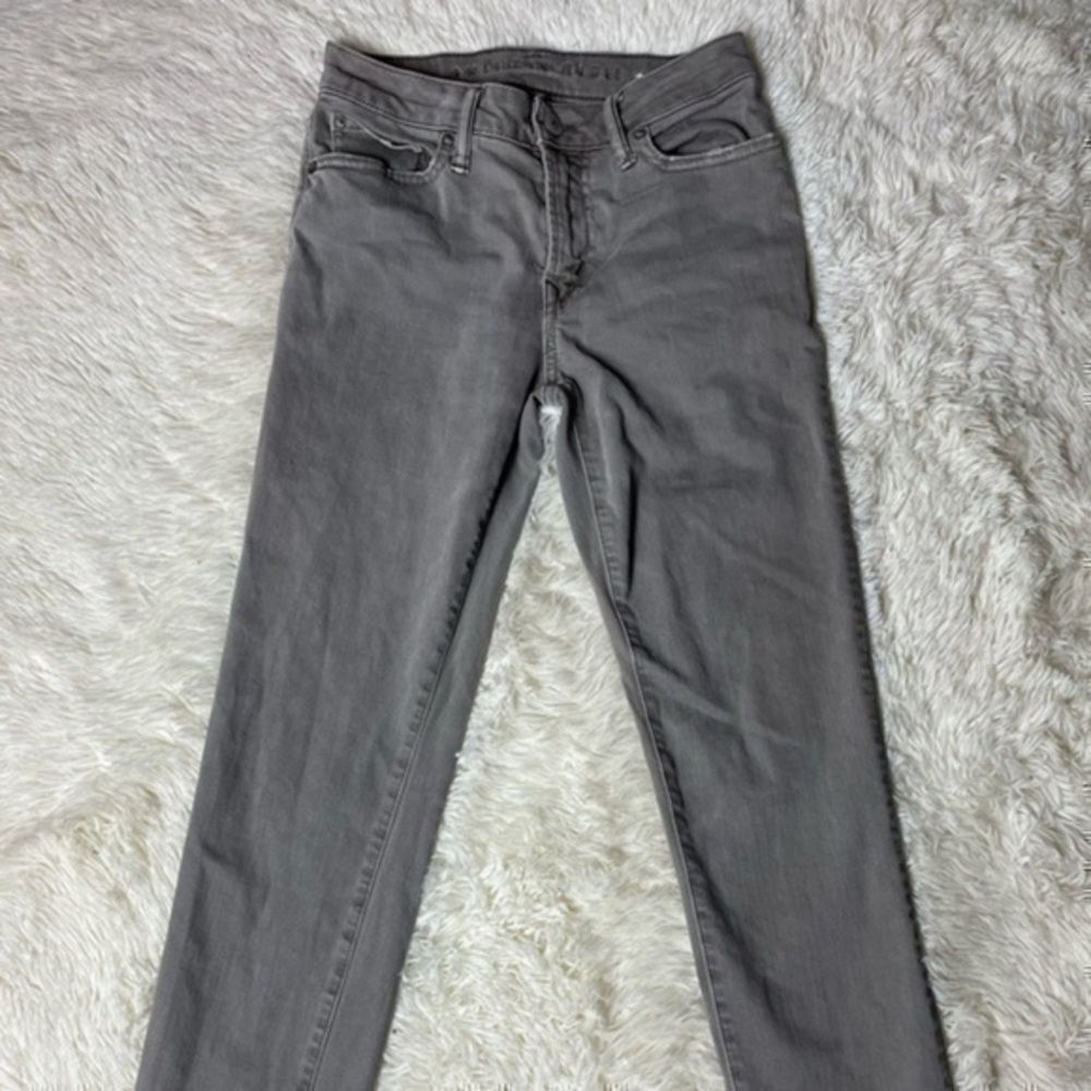 EUC Men’s American Eagle Gray Slim Straight Next Level Flex Jeans size 26 x 28